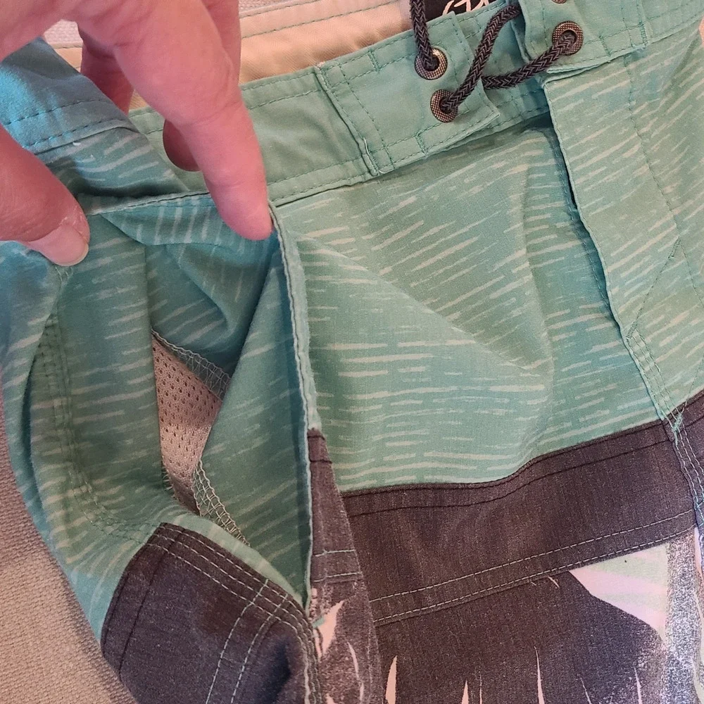 Oneill Cruzers Board Shorts Green Tropical Swim Trunks Surf Beach Resort Size 34